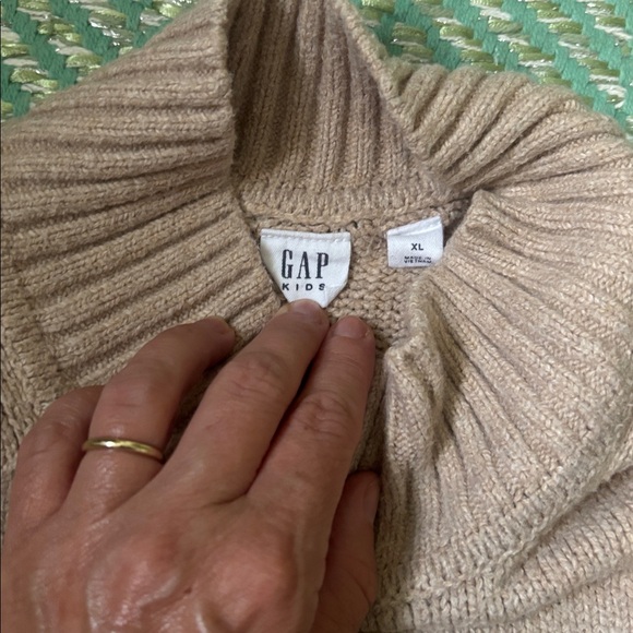 GAP Girls Soft Cream Cowl Neck Cozy Sweater XL (women’s size XS/S) - Picture 6 of 7